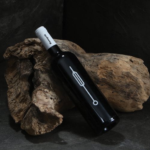 black color wine bottle